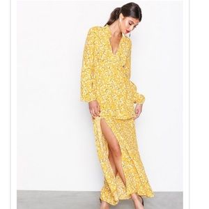 NWT Yellow Floral Maxi Dress